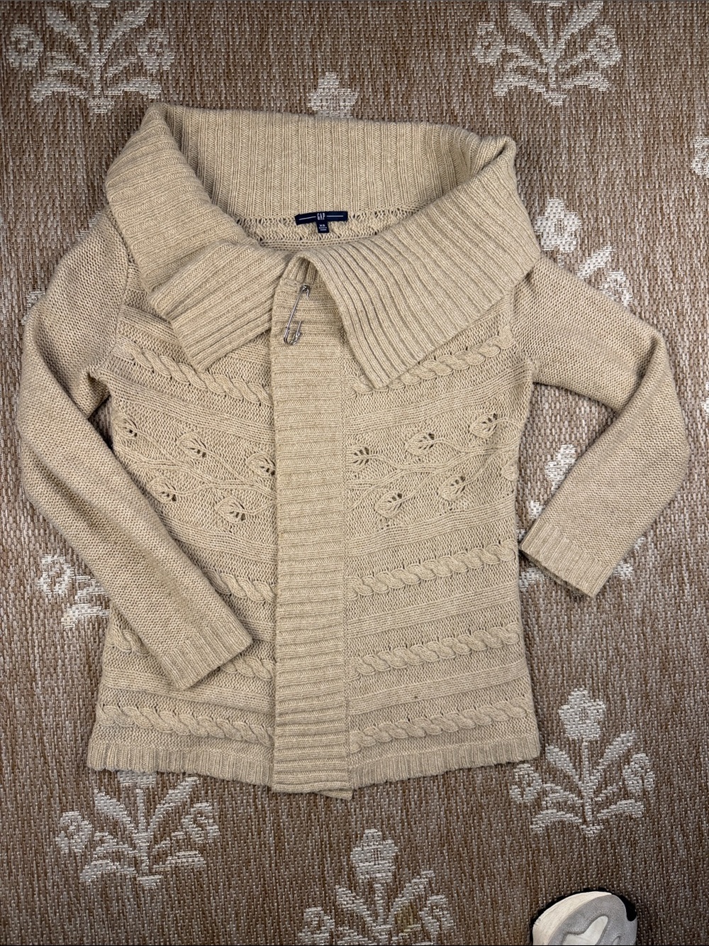 GAP Cream Cable-Knit Fold Collar Cardigan